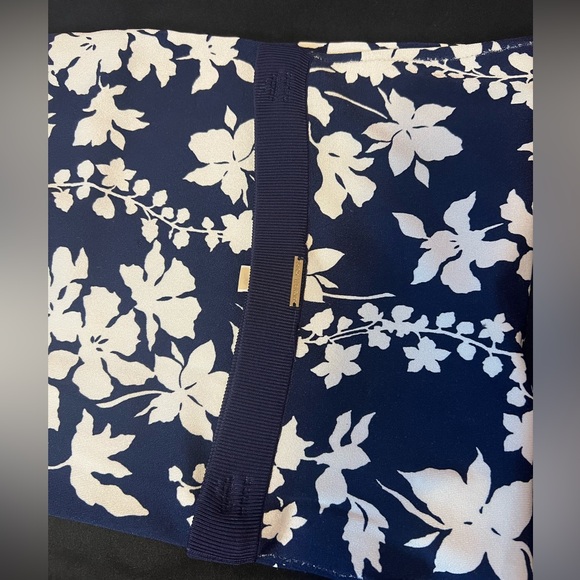 NWT Michael Kors Navy and White Floral Top - Picture 8 of 8